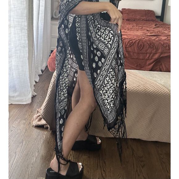 Express OS Black And White Fringe Tassel Kimono Bathing Suit Cover Up - Picture 3 of 6